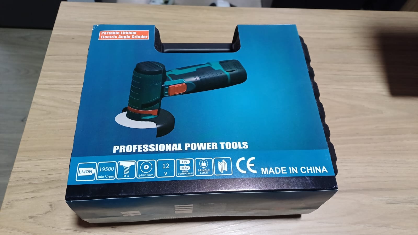 Miniatura 2 de Pulidora inalámbrica 12V con Maletin